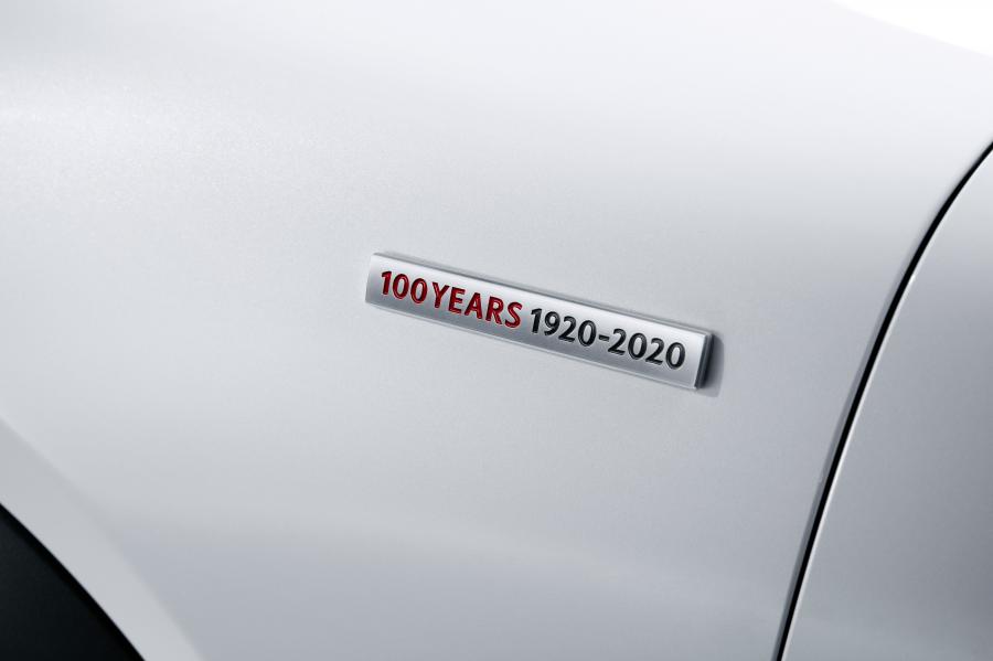 Логотип Mazda MX-5 100th Anniversary (ND) 2020 года  (EU) (фото 8 из 16)